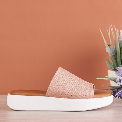 Σανδάλια φλιπ φλοπ δίπατα με ενιαία rubber σόλα.