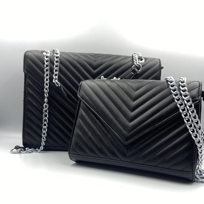 ΤΣΑΝΤΑ ΚΑΠΙΤΟΝΕ ΣΕ ΣΧΕΔΙΟ V ΜΑΥΡΗ