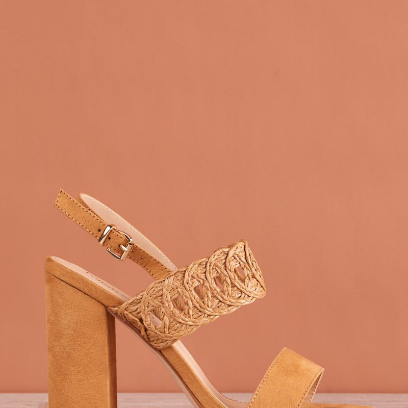 ΠΕΔΙΛΑ ΜΕ ΠΛΕΞΗ ΣΤΟΝ ΚΟΥΝΤΕΠΙΕ