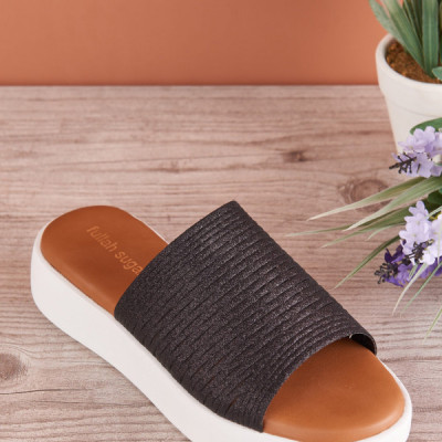 Σανδάλια φλιπ φλοπ δίπατα με ενιαία rubber σόλα.