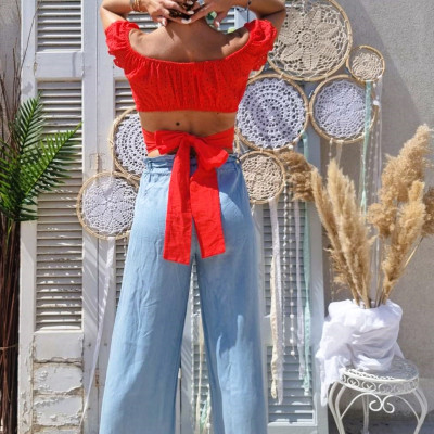 CROP TOP ΜΕ ΔΙΑΤΡΗΤΟ ΣΧΕΔΙΟ